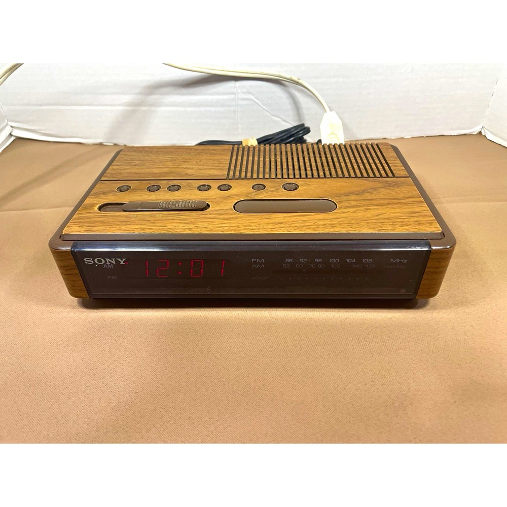 VTG Sony Dream Machine ICF-C400 AM/FM Dual Alarm Clock Radio Woodgrain